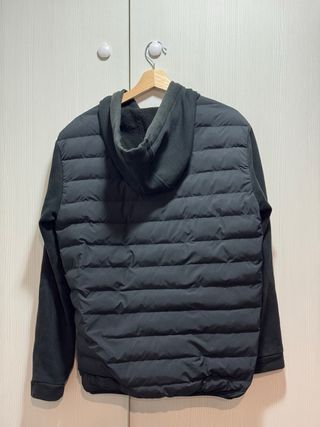 Chaqueta 11 Degrees Negra con Capucha.