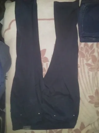 Vaqueros hombre rojos