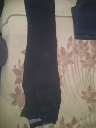 Vaqueros hombre rojos