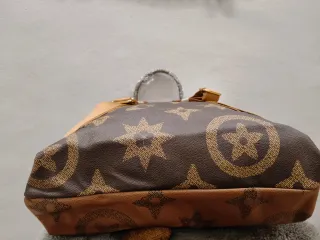 Zaino nuovo con cartellino con orsetto peluche