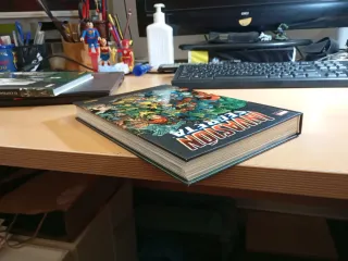 Invasin Secreta-Marvel Deluxe