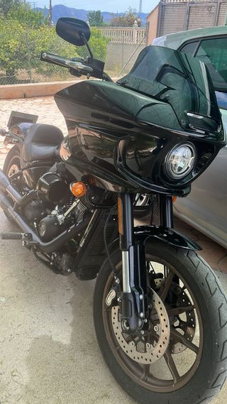 Harley Davidson Low Rider ST Negra