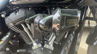 Harley Davidson Low Rider ST Negra