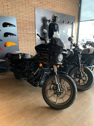 Harley Davidson Low Rider ST Negra