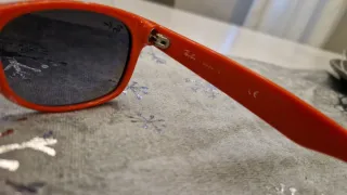 Gafas de sol Ray-Ban Wayfarer azules y naranjas
