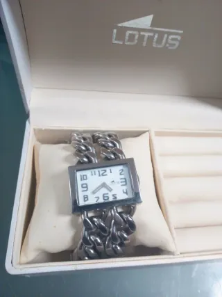 Orologio Lotus da donna in acciaio