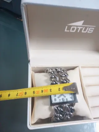 Orologio Lotus da donna in acciaio