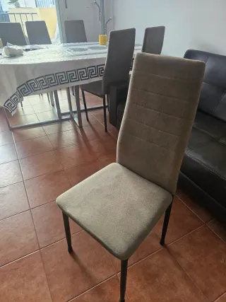 Mesa de comedor y 6 sillas