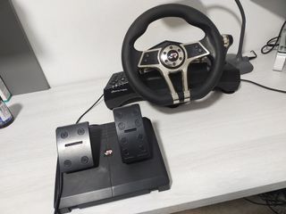 Volante Fanatec con Pedales para PS4