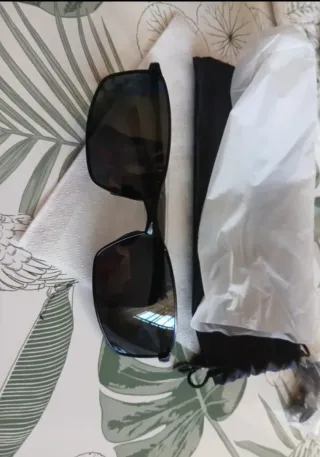 2 Gafas de Sol Hombre Negras totalmente nuevas