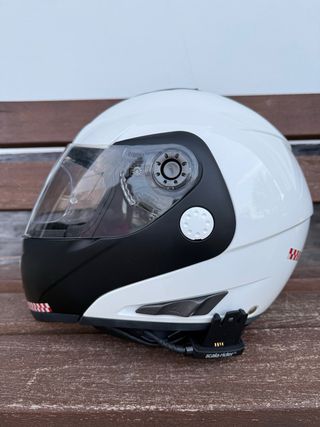 Casco de moto Shark blanco y negro
