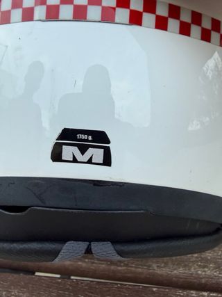 Casco de moto Shark blanco y negro