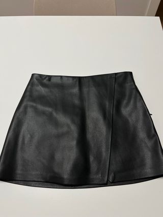 Conjunto Top Peluche y Falda Piel ZARA y MANGO