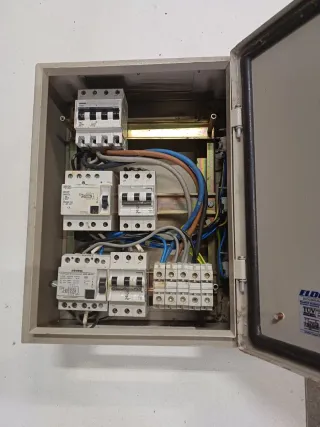 Cuadro Eléctrico Metálico