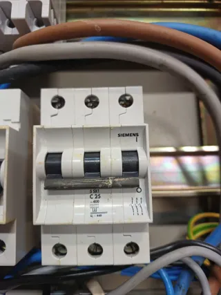 Cuadro Eléctrico Metálico