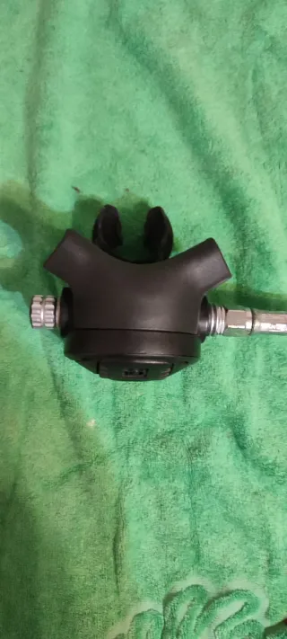 Apeks TX 100 regulador de buceo