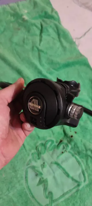 Apeks TX 100 regulador de buceo