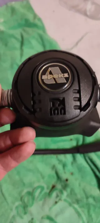 Apeks TX 100 regulador de buceo