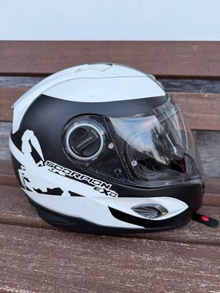 Casco de moto Scorpion