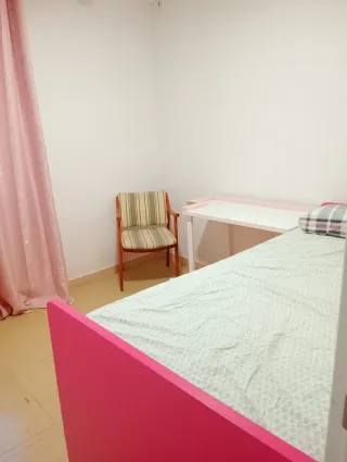 Habitacion para chica 330 gastos incluidos