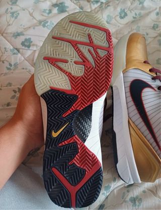Nike Kobe 4 Protro Gold Medal