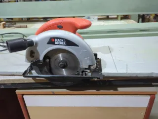 Sierra Circular Black & Decker 1100W