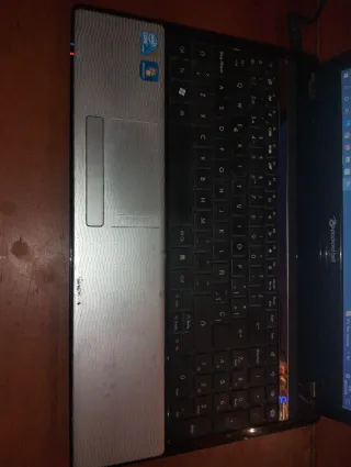 Packard Bell NEW90 i3