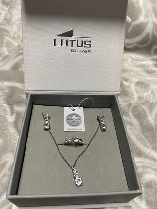 Conjunto Lotus Silver: Colgante, Anillo y Pendient