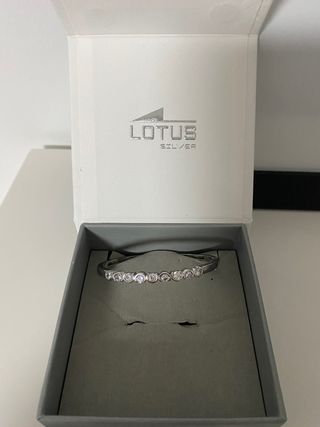 Conjunto Lotus Silver: Colgante, Anillo y Pendient