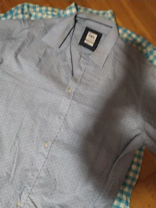 Camisa Zara azul con puntos