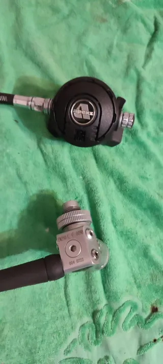 Apeks XTX 100 regulador de buceo