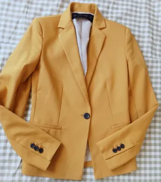 Chaqueta Zara amarilla