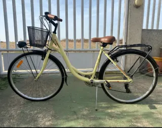 Bicicleta Paseo Mujer Amarilla Cesta