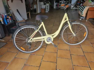 Bicicleta Paseo Mujer Amarilla Cesta
