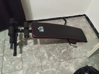 Banco de Abdominales y Gimnasio