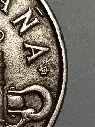 50 céntimos España 1949. Error de acuñación.