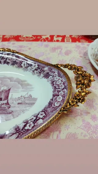 Wedgwood , un vassoio in porcellana