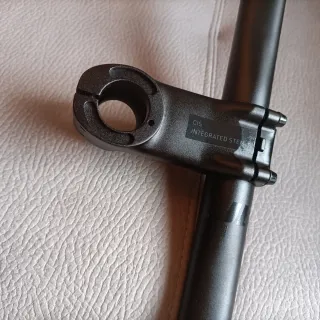 Manillar y potencia CUBE. Gravel