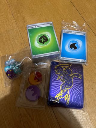 Lotto di carte Pokémon e accessori