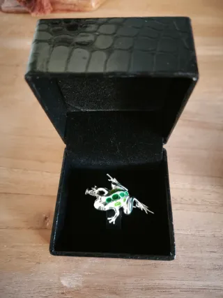 Broche Rana Plata y Esmalte Verde