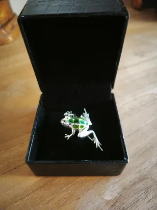 Broche Rana Plata y Esmalte Verde