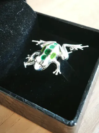 Broche Rana Plata y Esmalte Verde