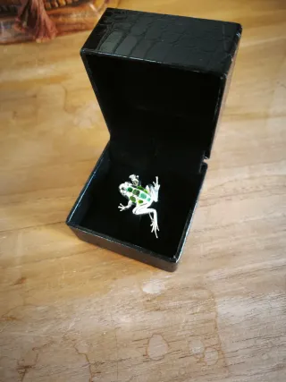 Broche Rana Plata y Esmalte Verde