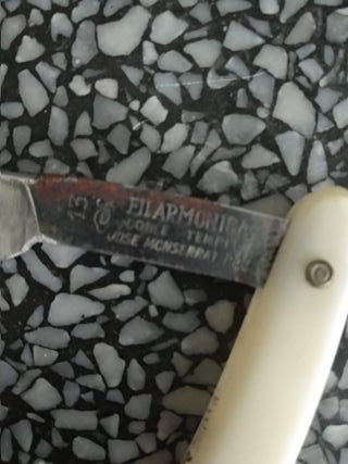 Navaja de barbero antigua Filarmónica
