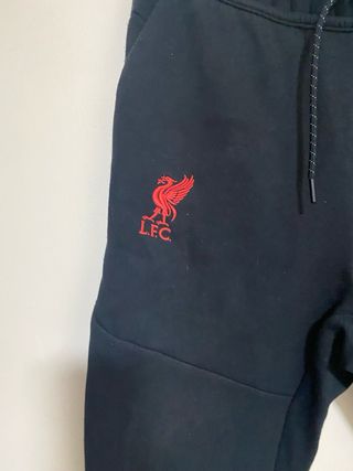 Conjunto Nike Tech Liverpool Negro Rojo