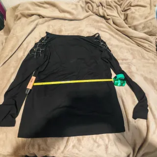 Camiseta manga larga con pedrería