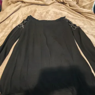 Camiseta manga larga con pedrería