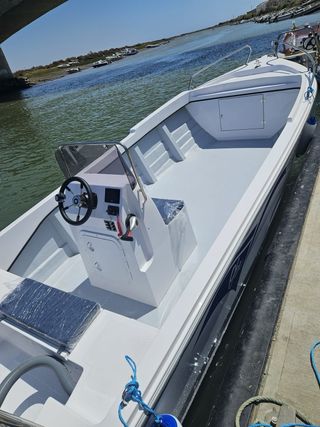 Obe Fisher 625 con motor Yamaha 150