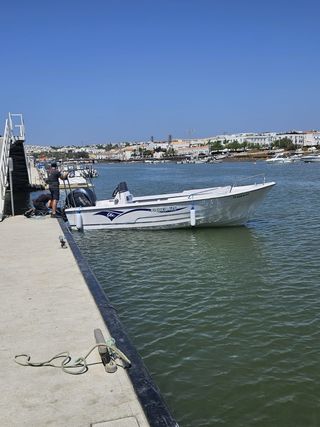 Obe Fisher 625 con motor Yamaha 150