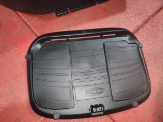 Baúl Shad SH47 con parrilla